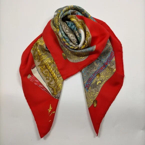 Hermes scarf Carre 90 Reds Silk100% - Picture 2 of 10